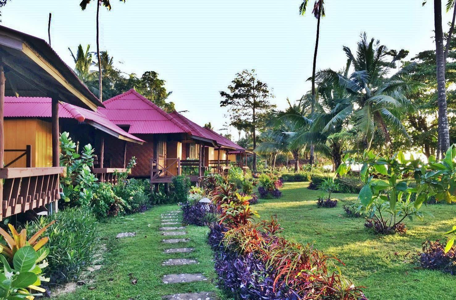 Libong Relax Beach Resort Trang Exterior photo
