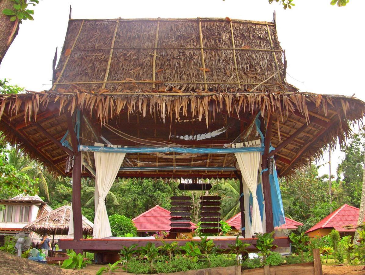 Libong Relax Beach Resort Trang Exterior photo